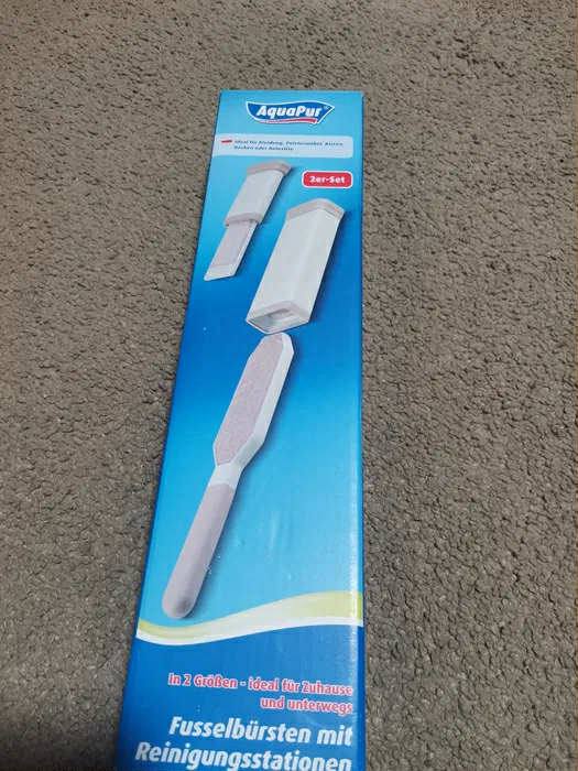 Cleanable lint remover