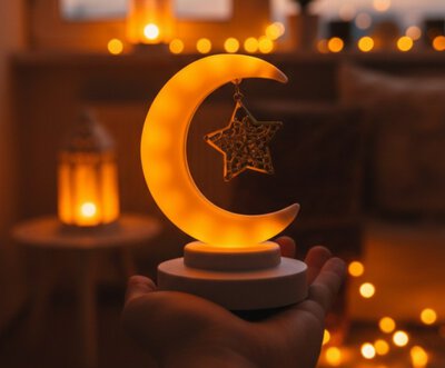 Ramadan Crescent Lamp