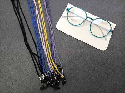 Glasses strings
