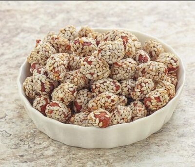 Sesame peanuts