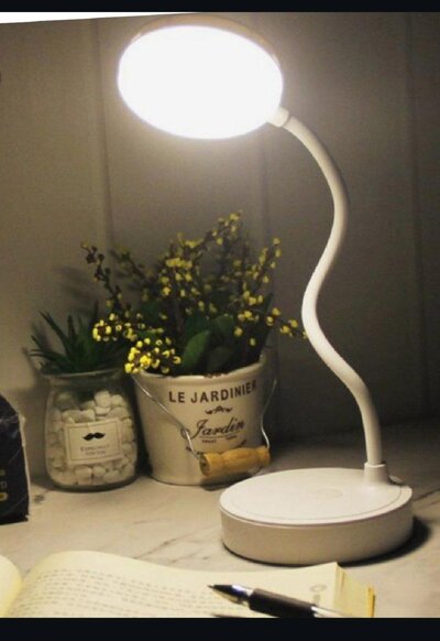Rechargeable lamp