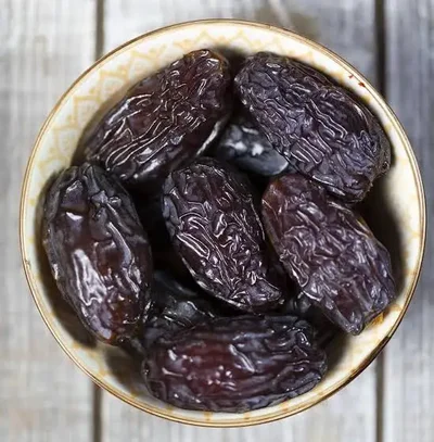 Super Jumbo Medjool Dates