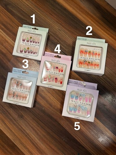 Press-on Nails 4