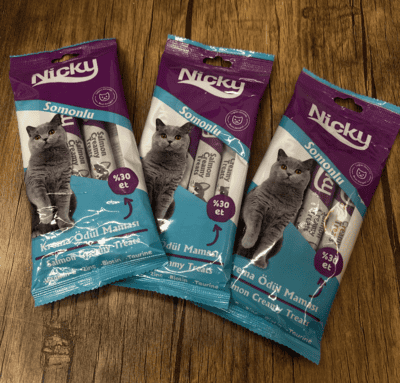 مكافأة سائلة للقطط - nicky