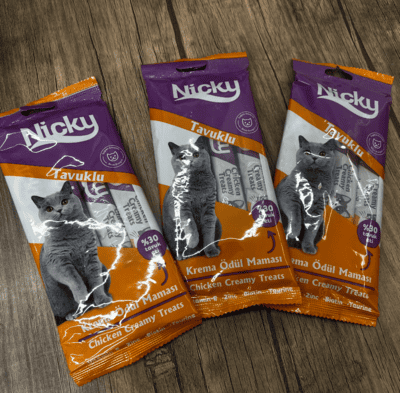 مكافأة سائلة للقطط - nicky