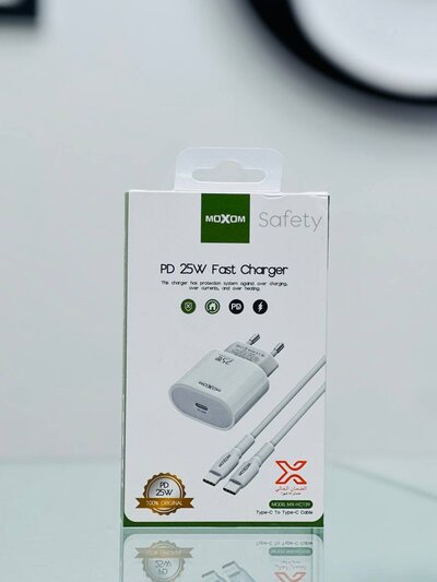 Type-C wall charger - moxom