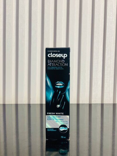 Closeup Toothpaste - Closeup