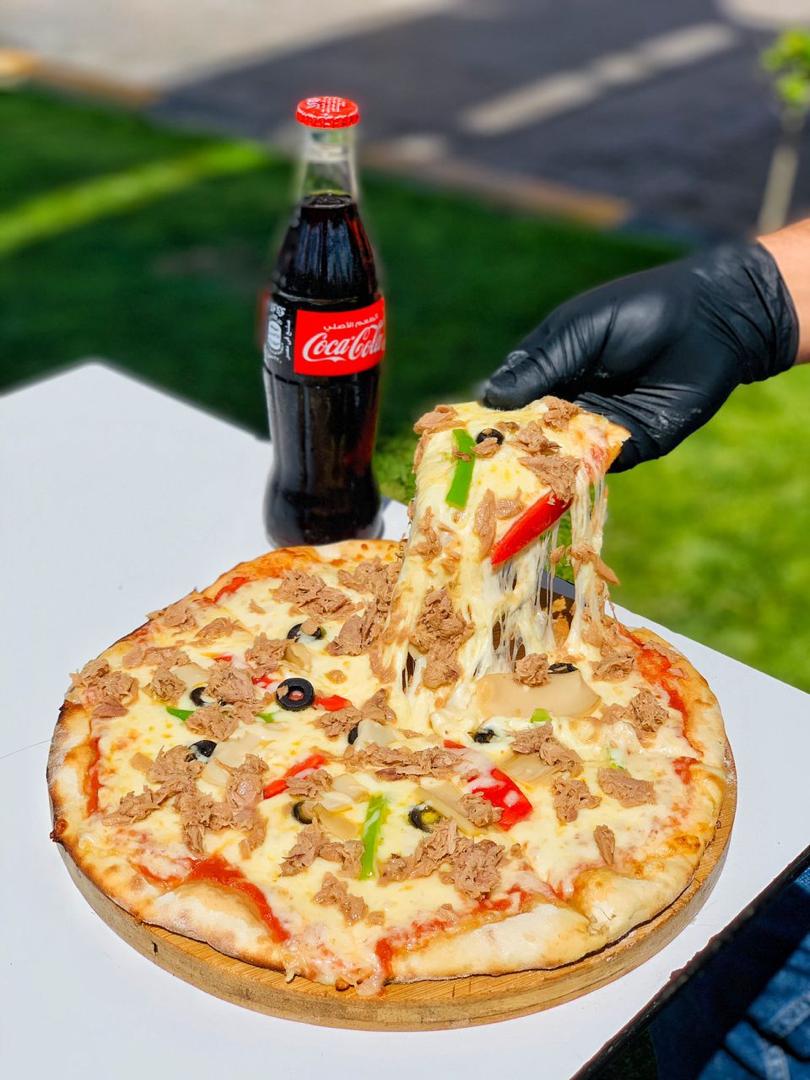 Tuna Pizza