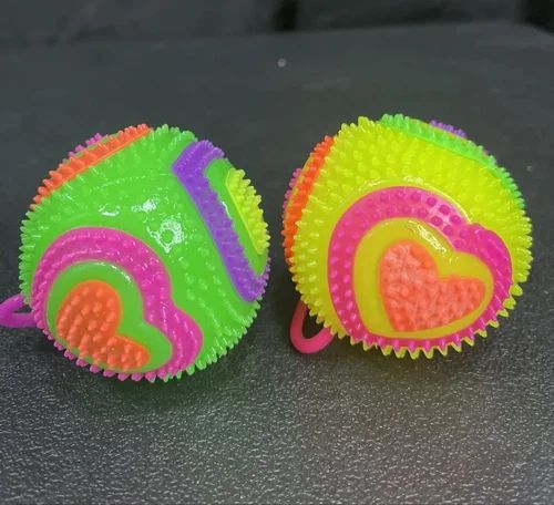 Light-up ball for cats and dogs