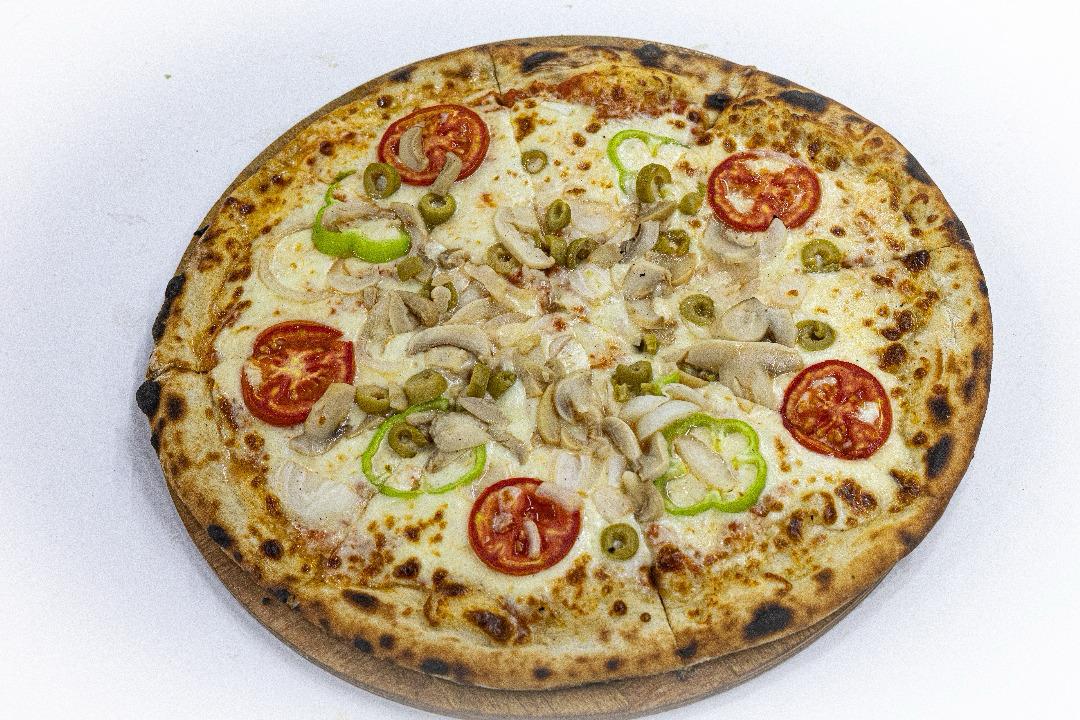 Vegetable pizza