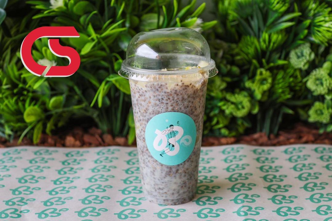 Chia seeds with fruits