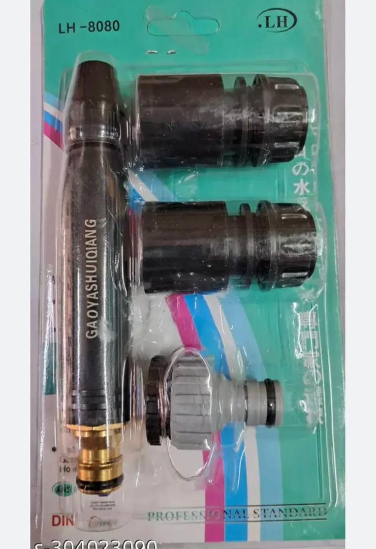 Hose nozzle with accessories