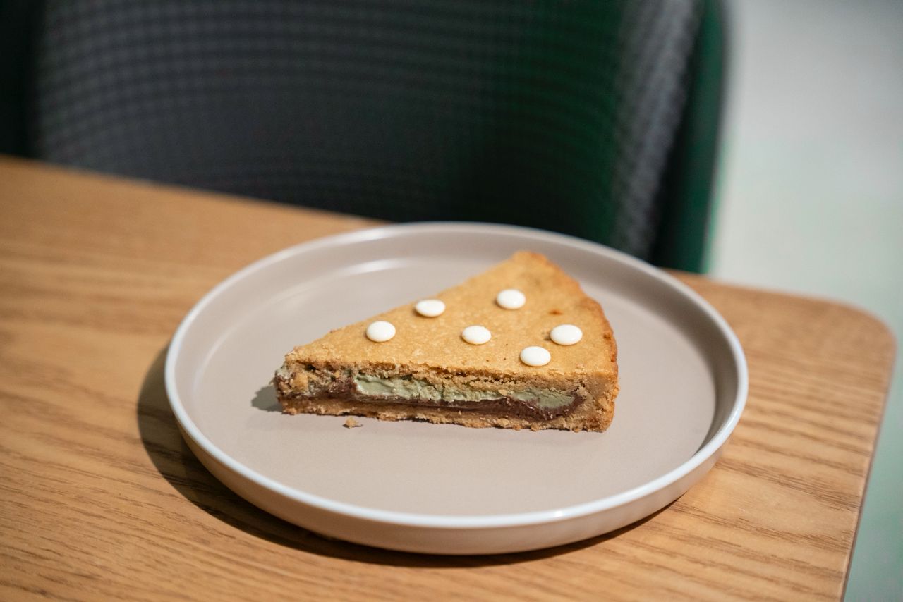 Cake cookies with Belgian chocolate and pistachio