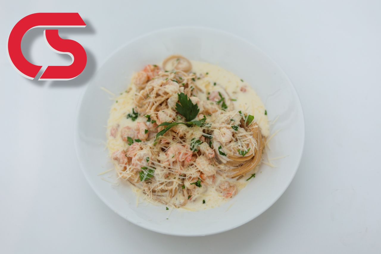 Diet shrimp pasta meal