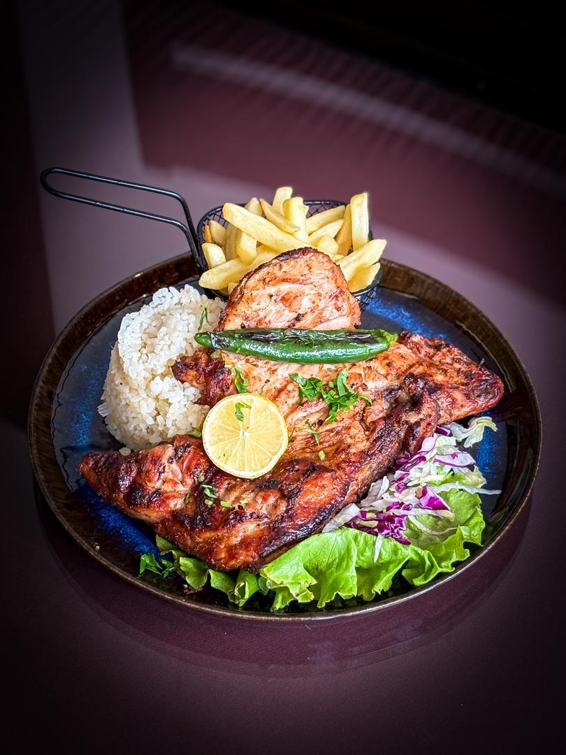 وجبة نص دجاجة مشوية