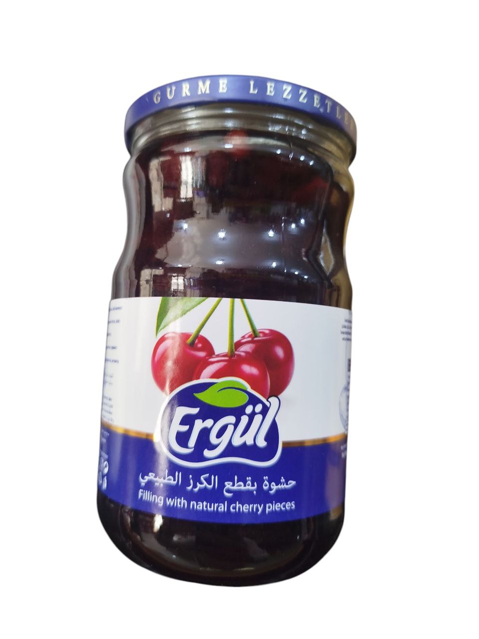 Filling with natural cherry pieces