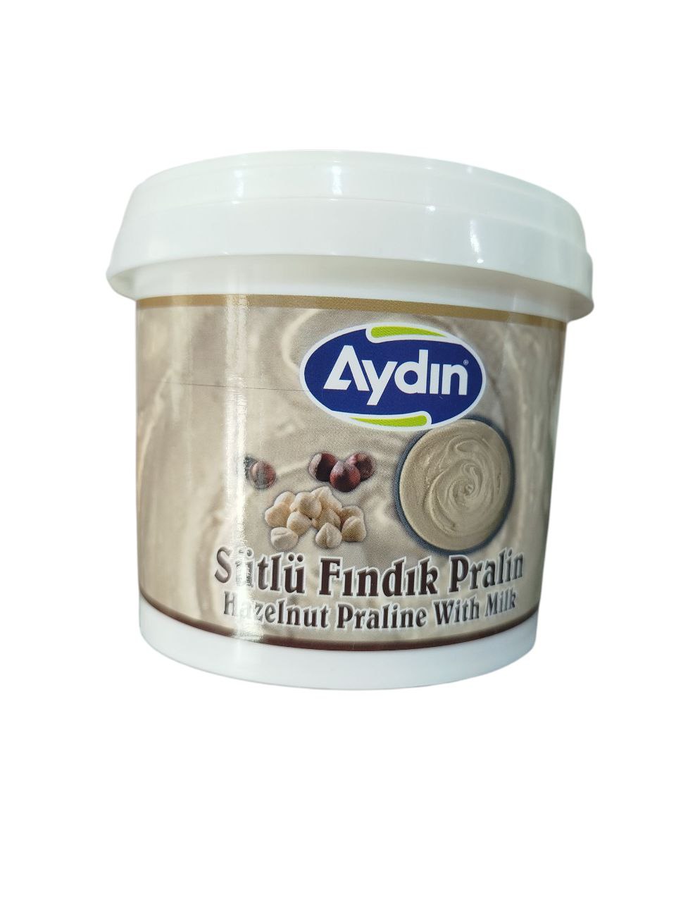 Hazelnut and milk flavored dessert filling