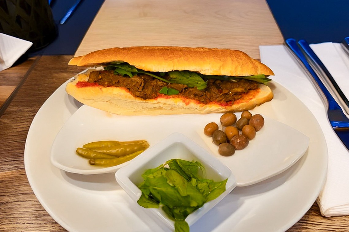 Lamb liver sandwich - regular bread