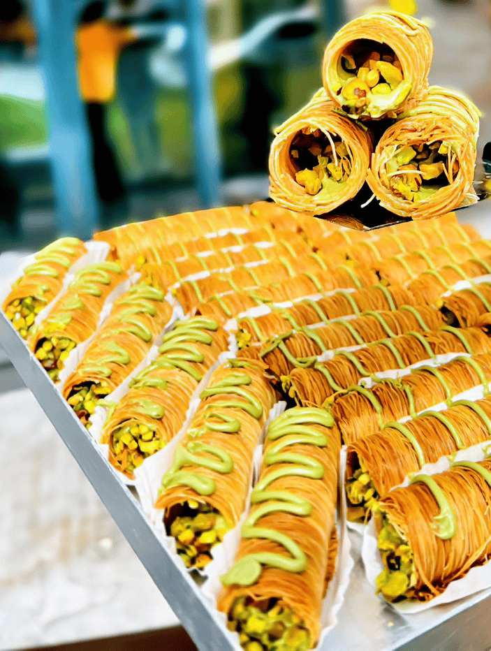 Kunafa roll with pistachio