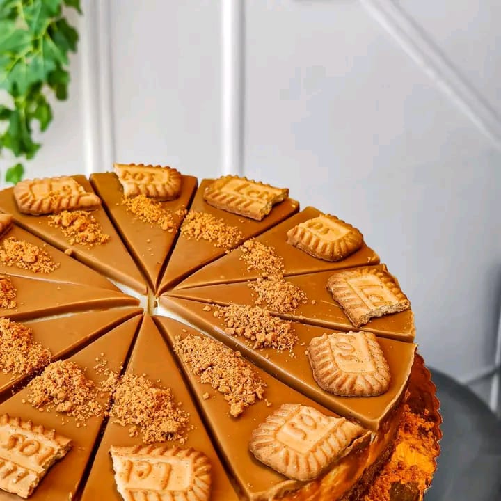 Lotus cheesecake