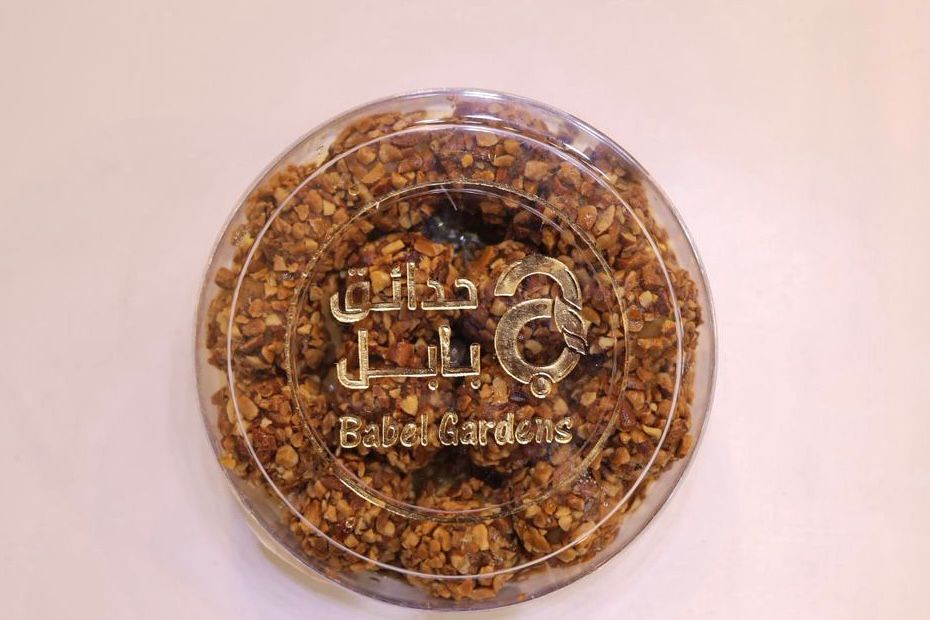 Date balls with nuts and honey