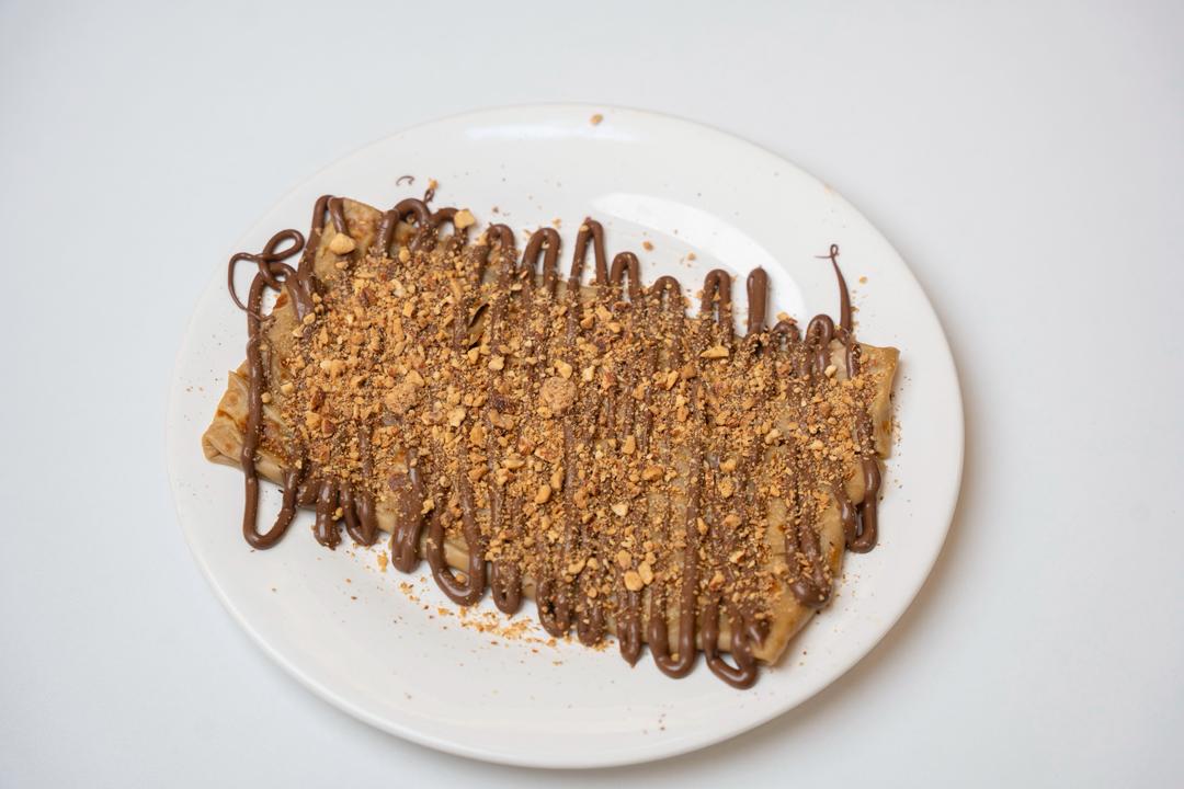 Nutella and nuts crepe