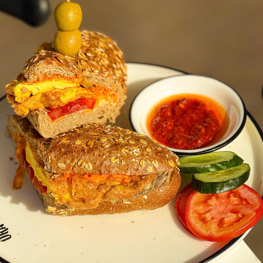 Omelet sandwich