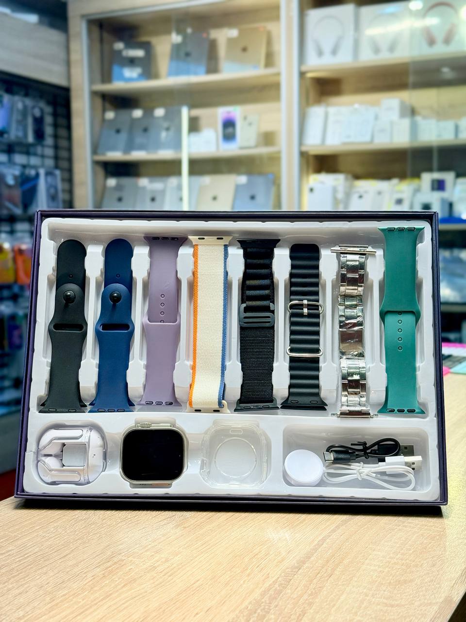 Multi-pack: Watch + Screen protector + Headphones + 8 straps