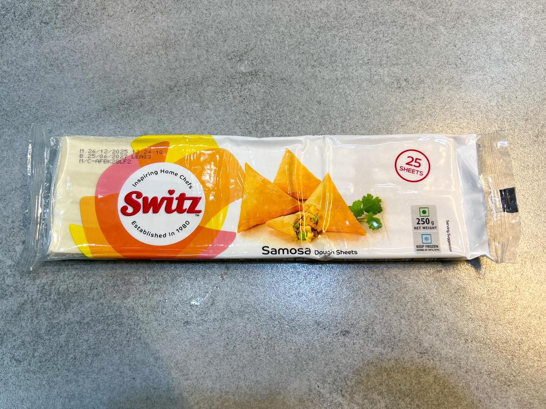 Switz Small Sambousek