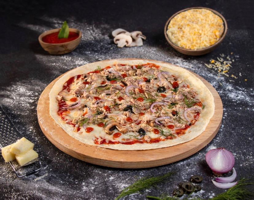 Tuna tortilla pizza