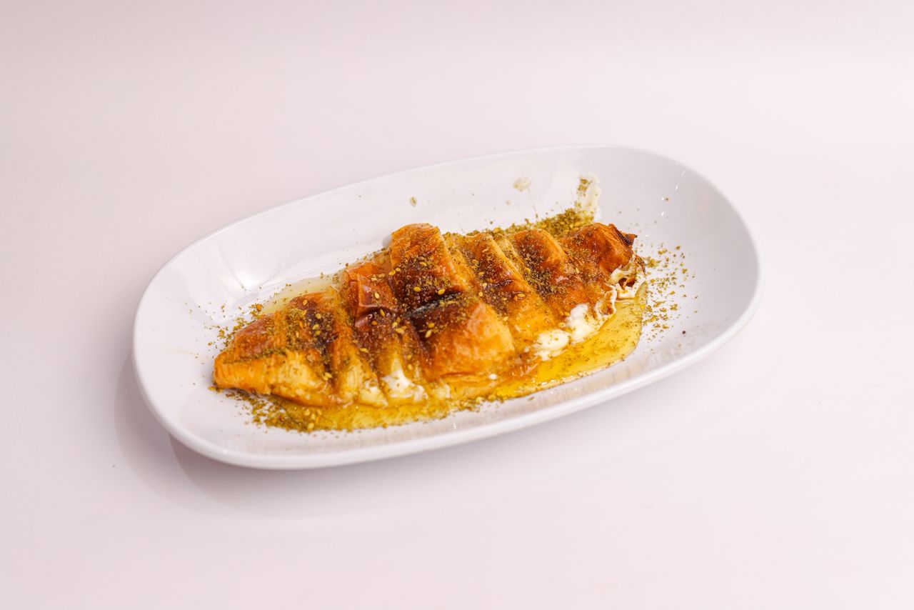 بريوش جبنة وعسل وزعتر