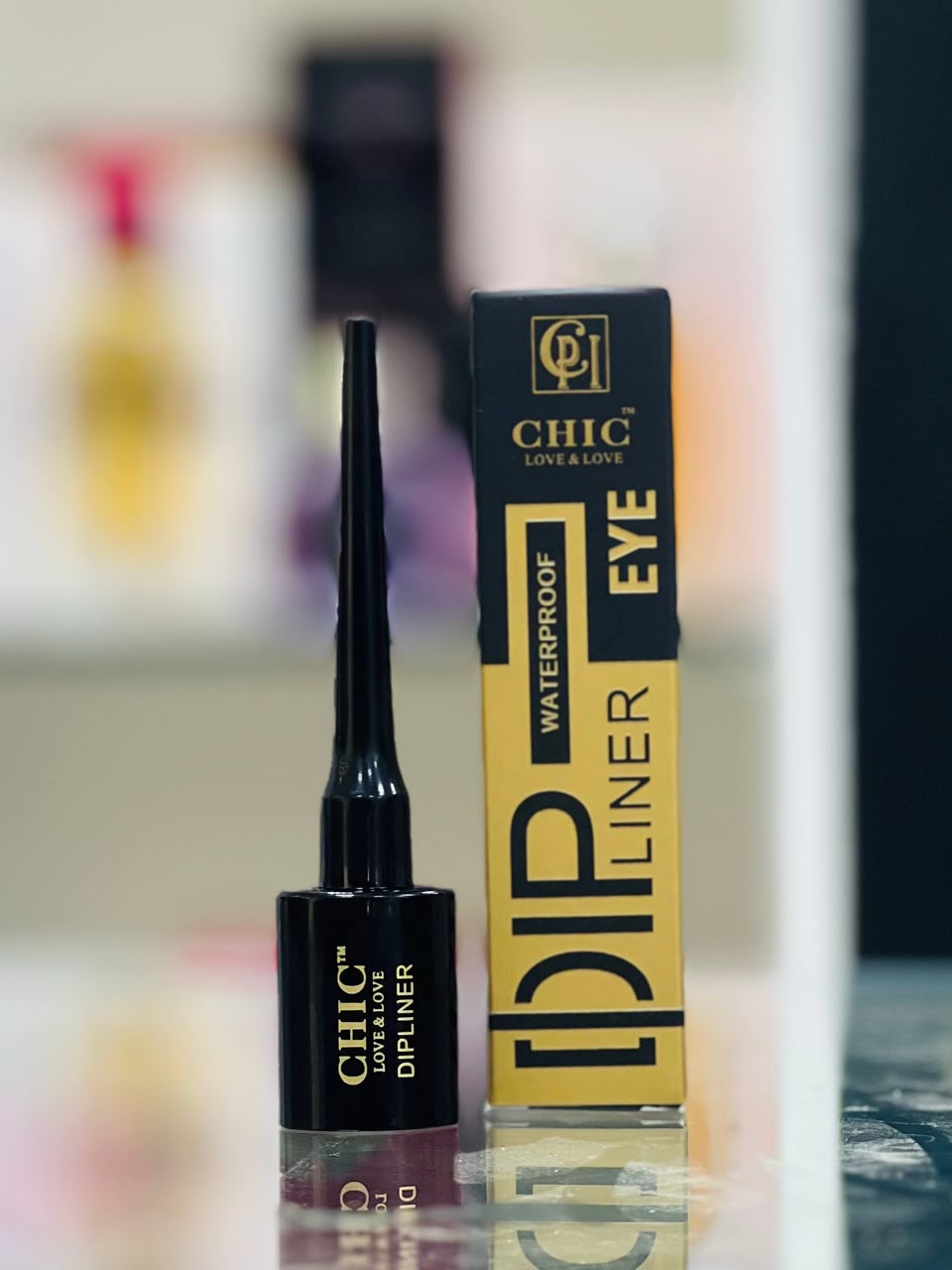 CH Eyeliner