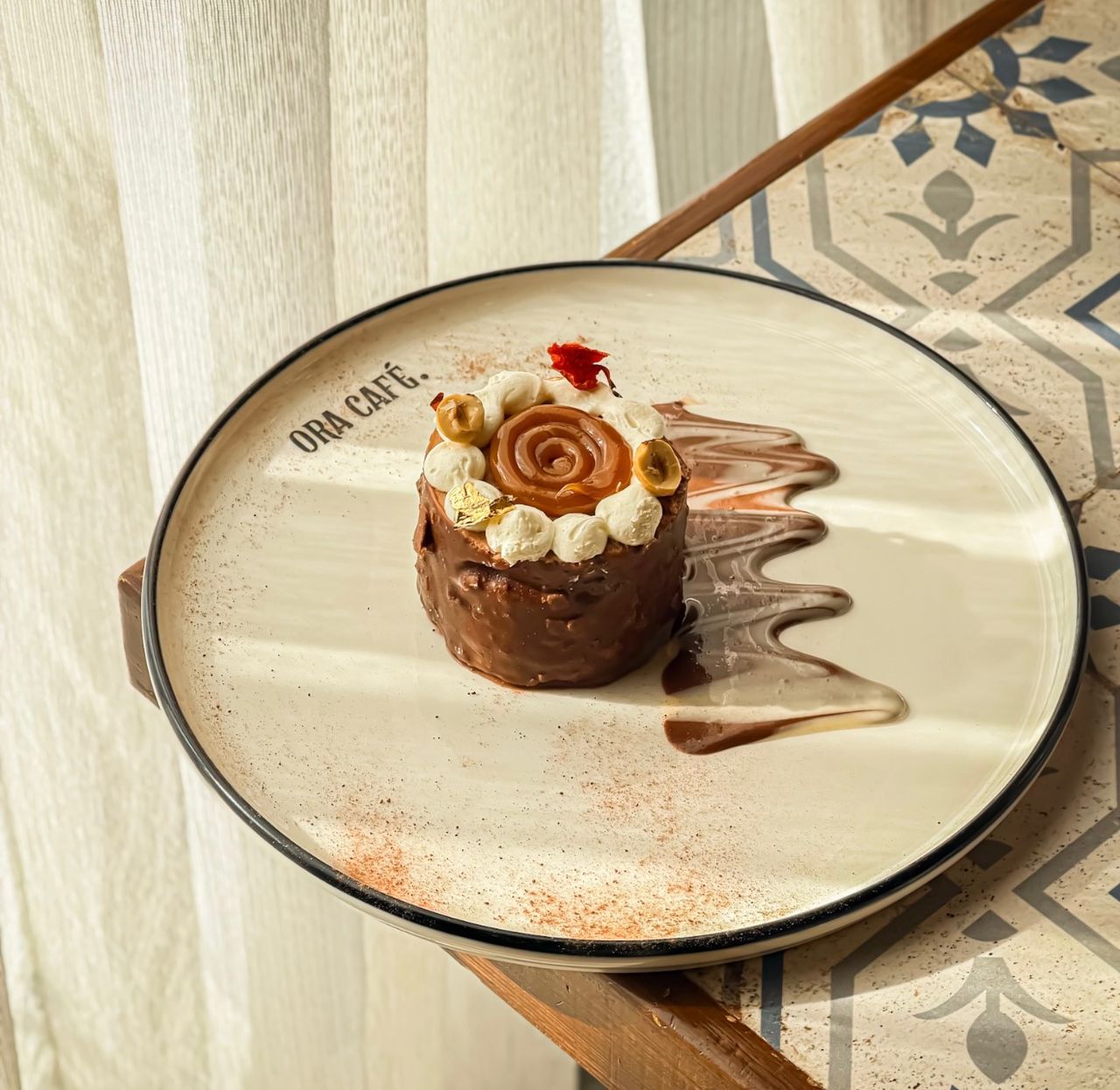 Chocolate caramel cake