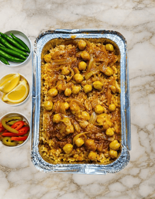 Rice with national chicken meat