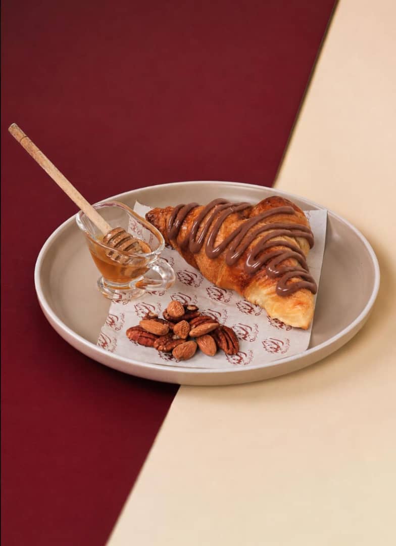 Brioche with Nutella and nuts