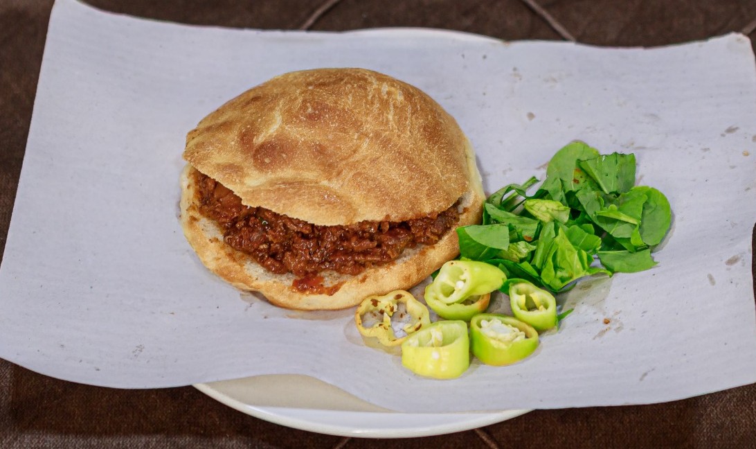 Minced meat sandwich - muhawara bread