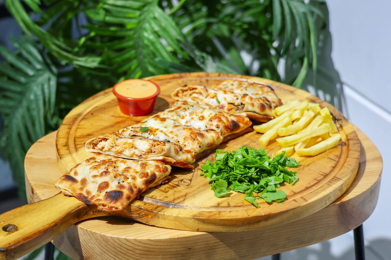 Chicken pizza roll